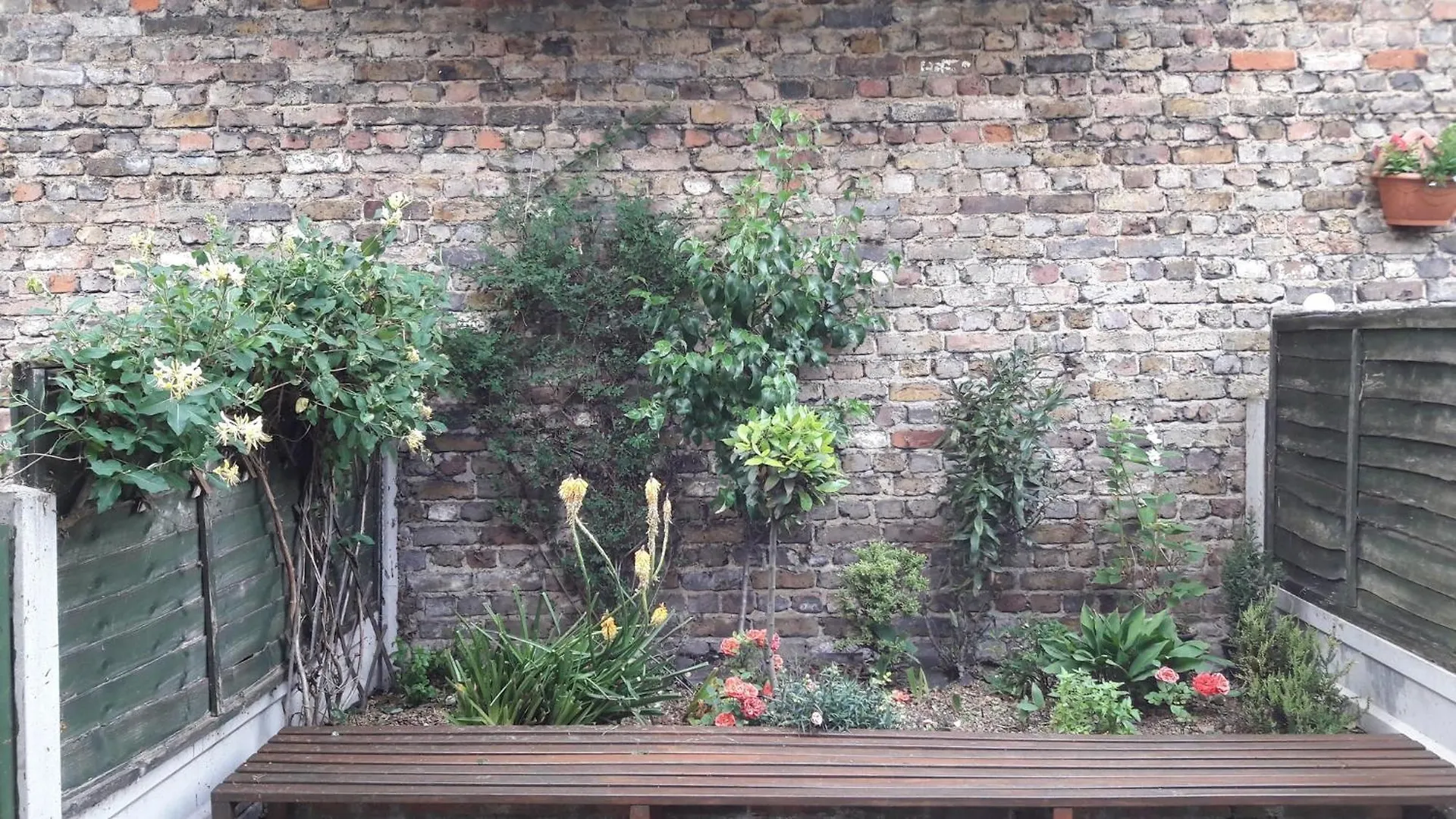 East London Apartmentsleeps2-Garden-Transportlinks 0*,  United Kingdom